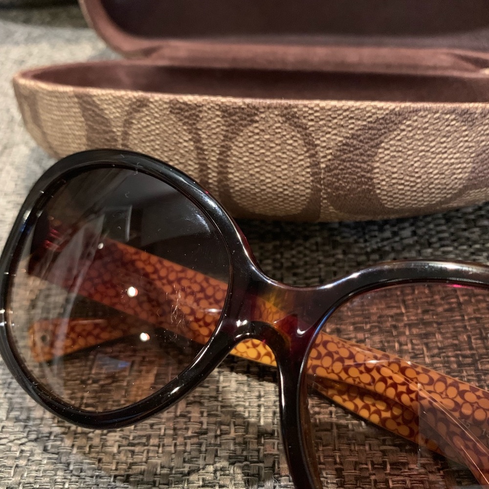 Coach sunglasses - Picture 3 of 3